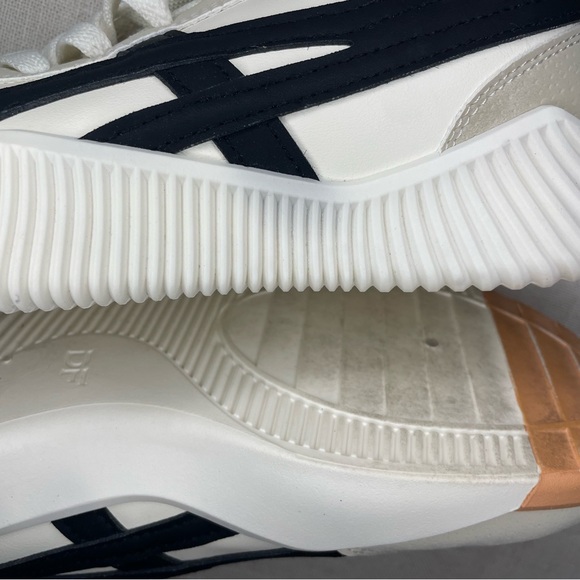 De Florence DF Cloudea Sneakers 1.0 in Black and White - Picture 10 of 14